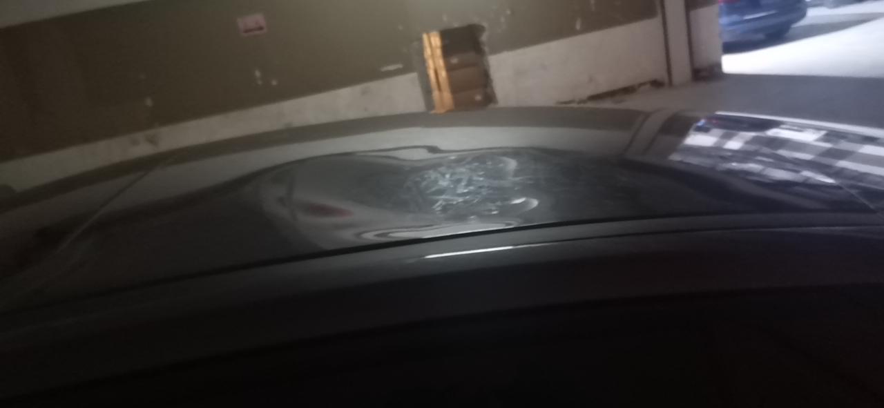 广汽传祺影豹 车顶被高空抛物砸凹陷了 4s店的话要钣金喷漆 但是感觉划不来 没有伤到漆 钣金喷漆的话就不是原漆了  有什