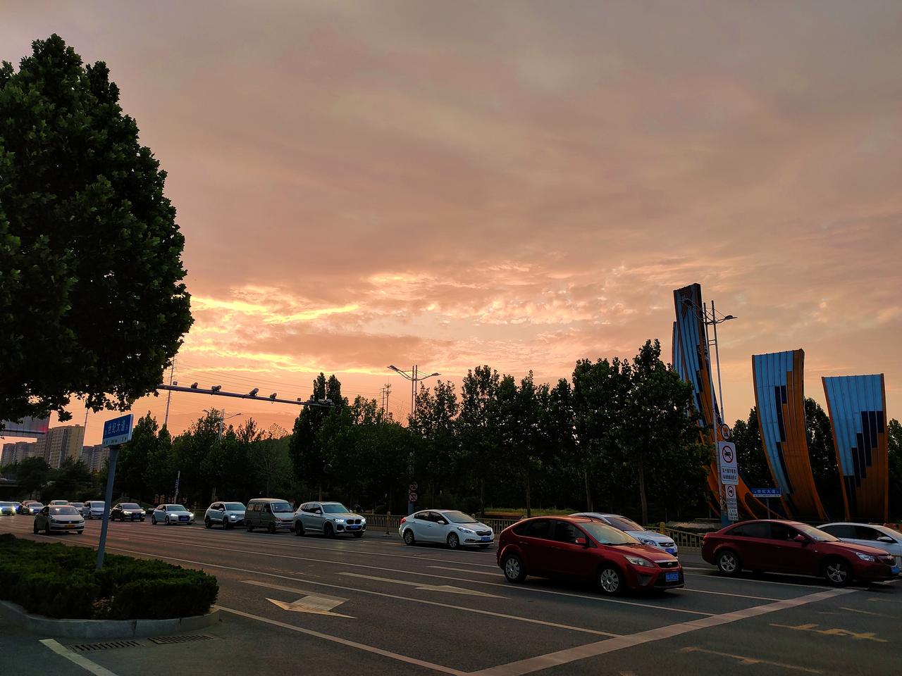 马自达CX-4 跑到180有地方漏风不知道在哪，呜呜呜的