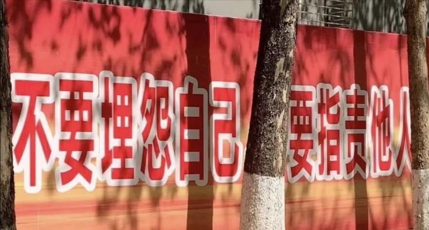 三月份交的五千定金，型格黑色手动，今天销售打电话让我再补五千！说厂里要求一万才发车！有没有同样的？