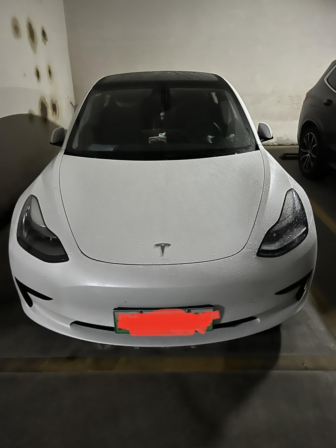 特斯拉Model 3 月薪这个月刚涨到3k，油价涨太厉害，硬着头皮提了3，不知道养不养得起？?