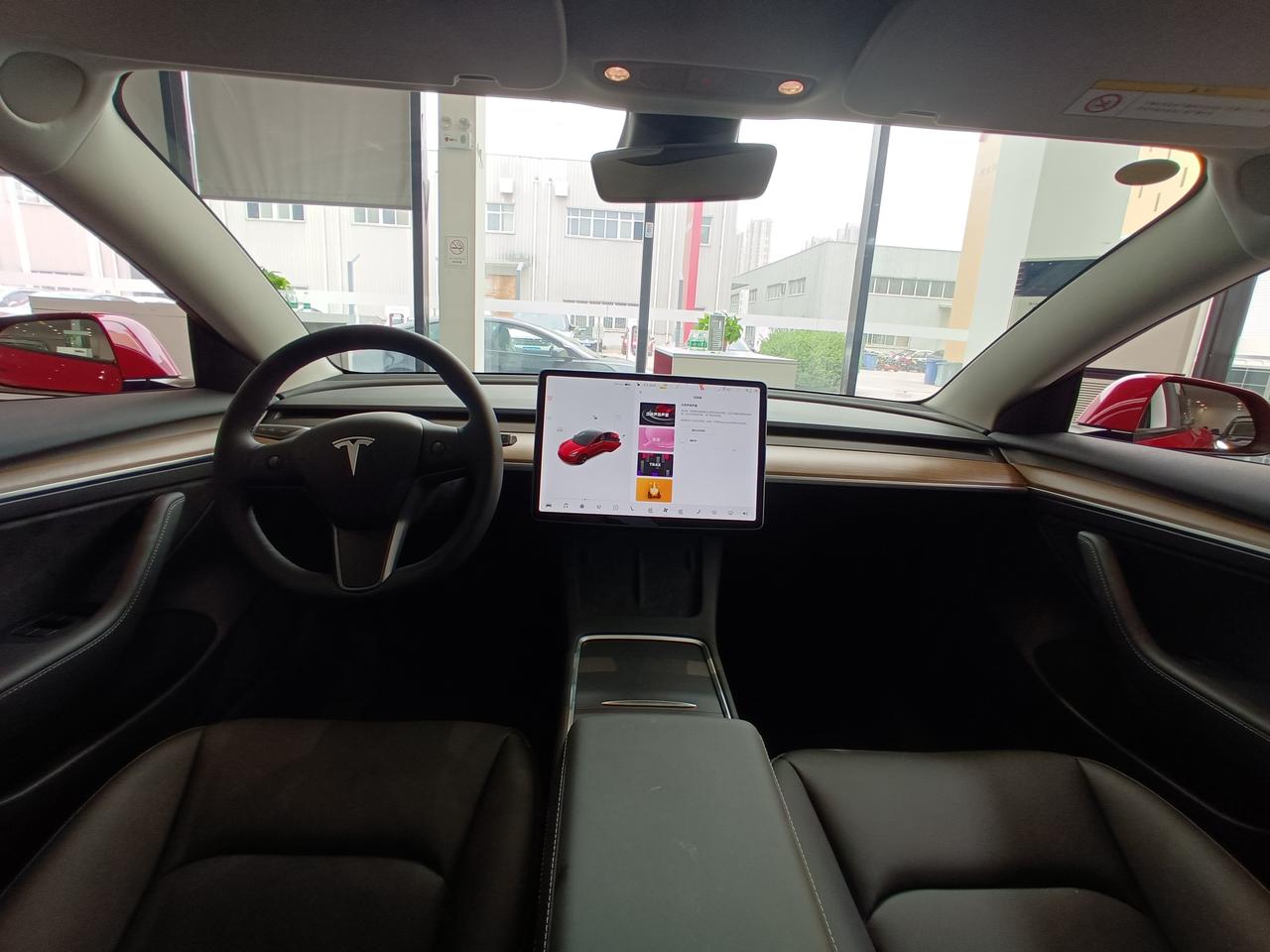 特斯拉Model 3 去试驾了特斯拉m3和y，现在其他车都瞧不上了。。。。。太牛逼了这车就像iPhone和诺基亚一样震撼