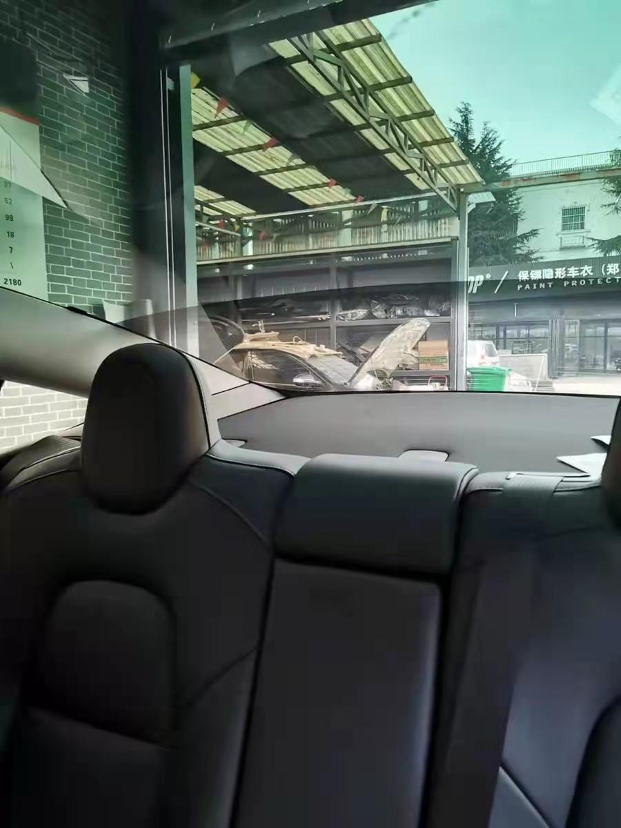 特斯拉Model 3 你们贴隔热膜怎么贴的，想经济一点，只贴前挡和侧挡，顶上不贴冰甲，直接买一个遮阳帘，后档全贴挺贵的，