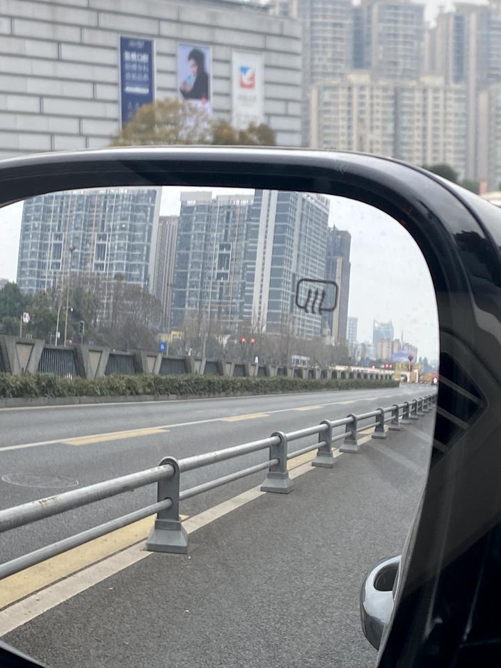 长安CS55 PLUS 领航版路过后视镜加热开关键在哪？？？