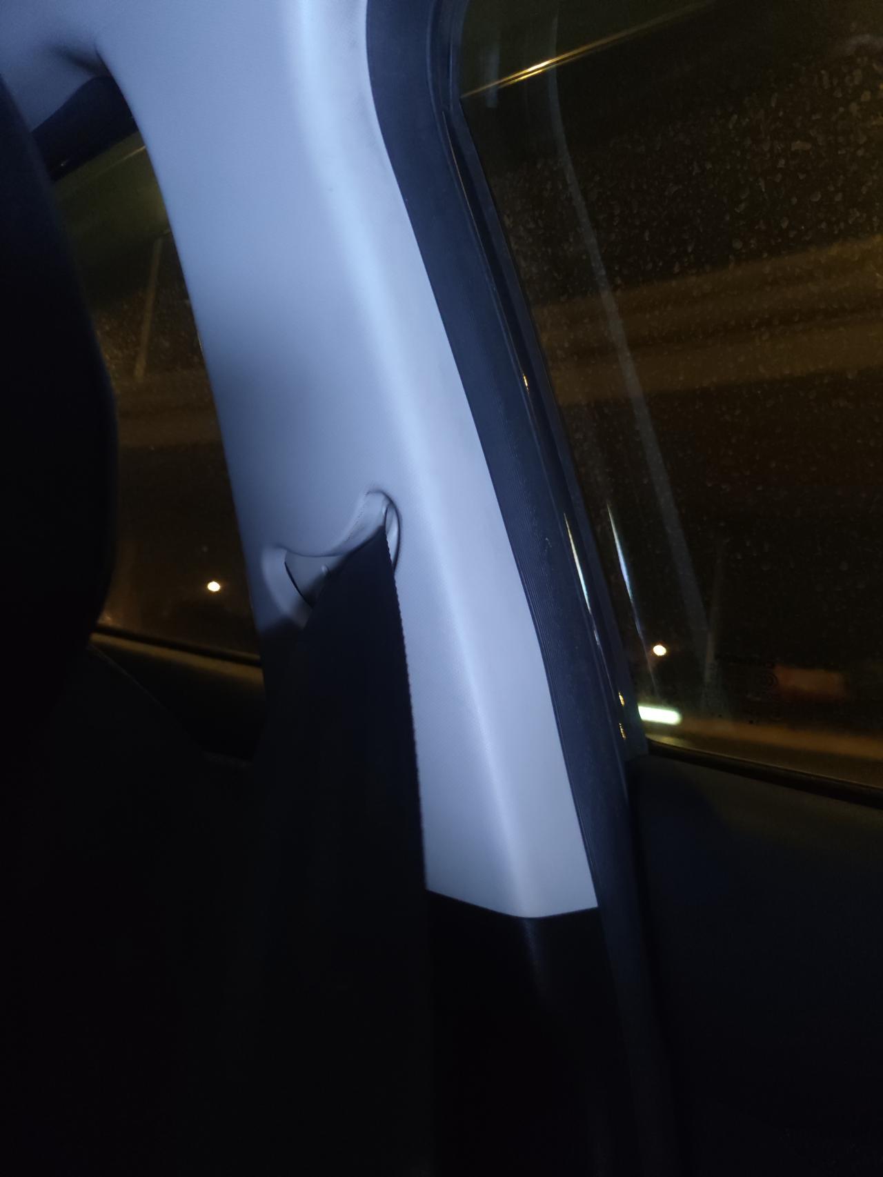 长安欧尚X5 车友们，你们的欧尚X5在B柱这里，按我自己听到的是在安全带这个地方。起步，点刹，总会有一声异响，恩一声。有