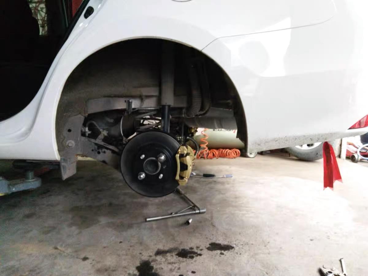 丰田YARiS L 致炫 有没有改致炫后碟刹的？有没有改装的？