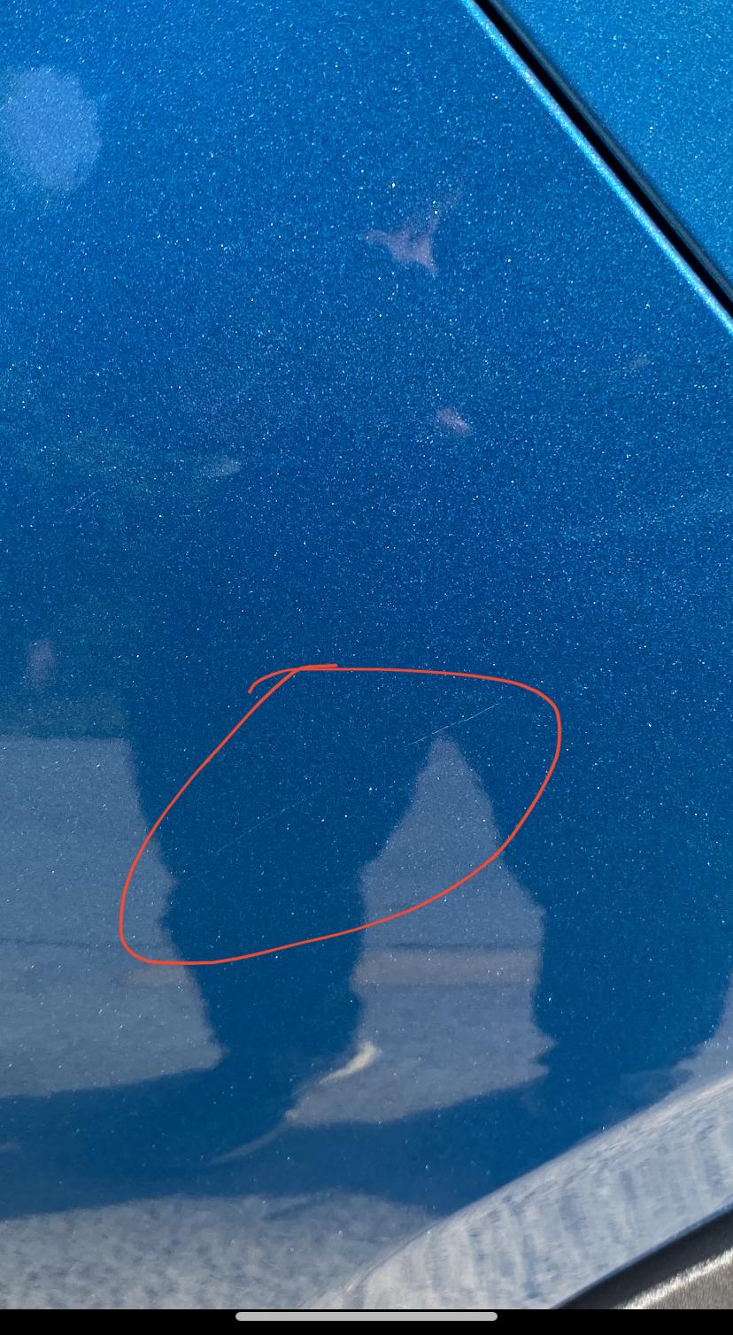 长安欧尚X5 求问我这划痕是撞上花坛划到的吗？今天转弯位置不够侧边撞上了花坛，下车一看好几处划痕，真的好难受啊，按理说轮