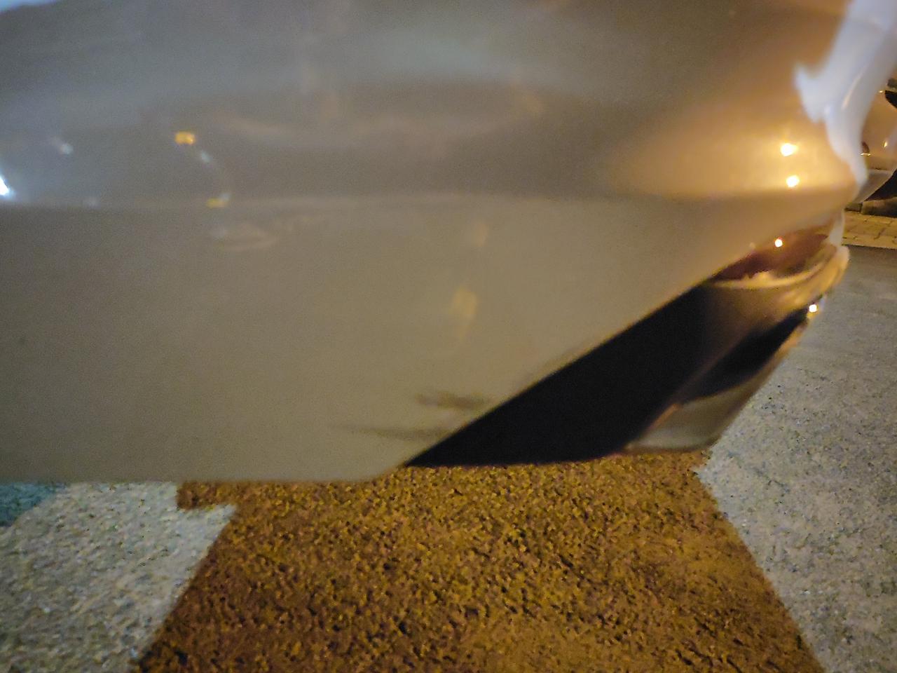 长安锐程CC 转弯时候蹭了一下。主要是这么个情况，左转两个车道，我是二车道，左侧一辆车，我转的时候急了一些，方向盘打的有