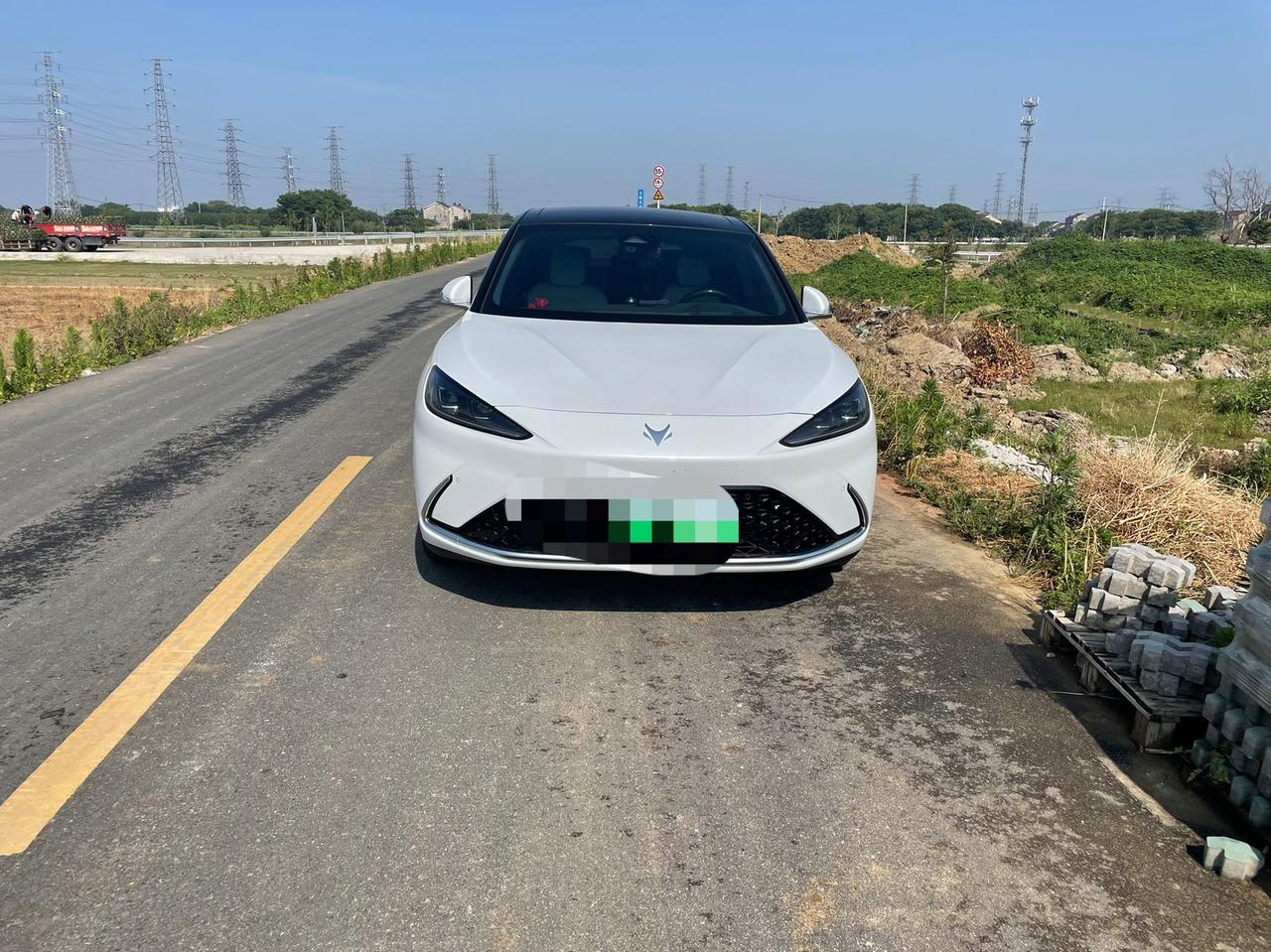 ARCFOX极狐极狐 阿尔法S 这叫有一定色差吗？请问？