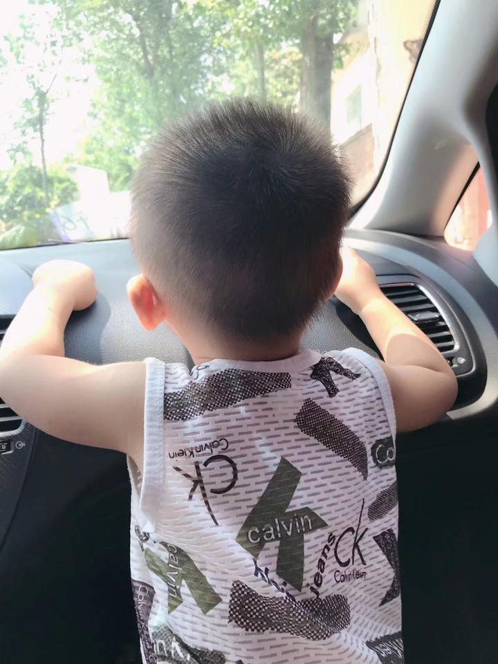 起亚K3 有没有人知道这个是什么车   在线等 解释一下这是我前女友    老公的车    我很想知道