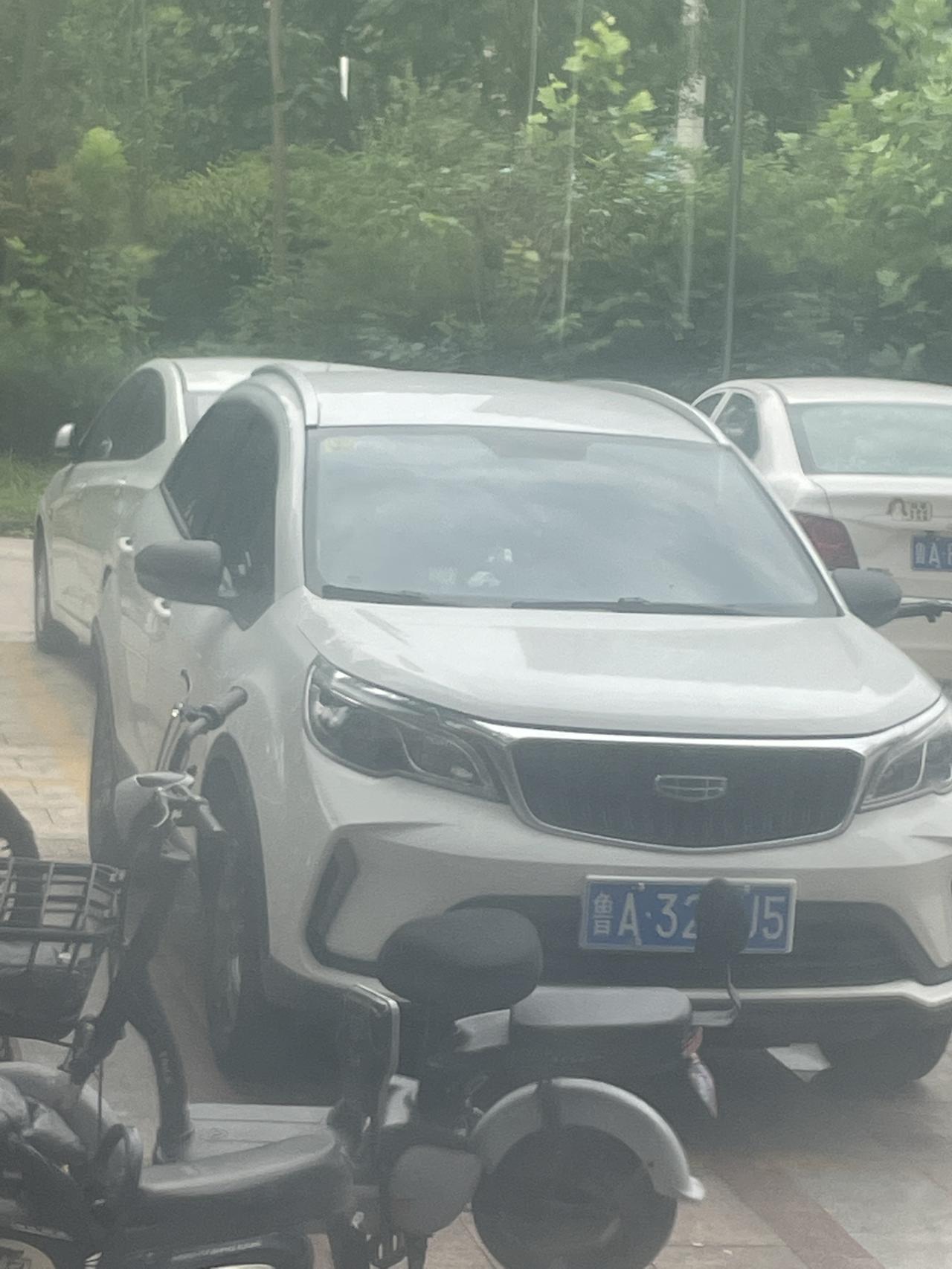 吉利远景X3 手动挡 倒档特别难挂是什么原因 差俩月一年