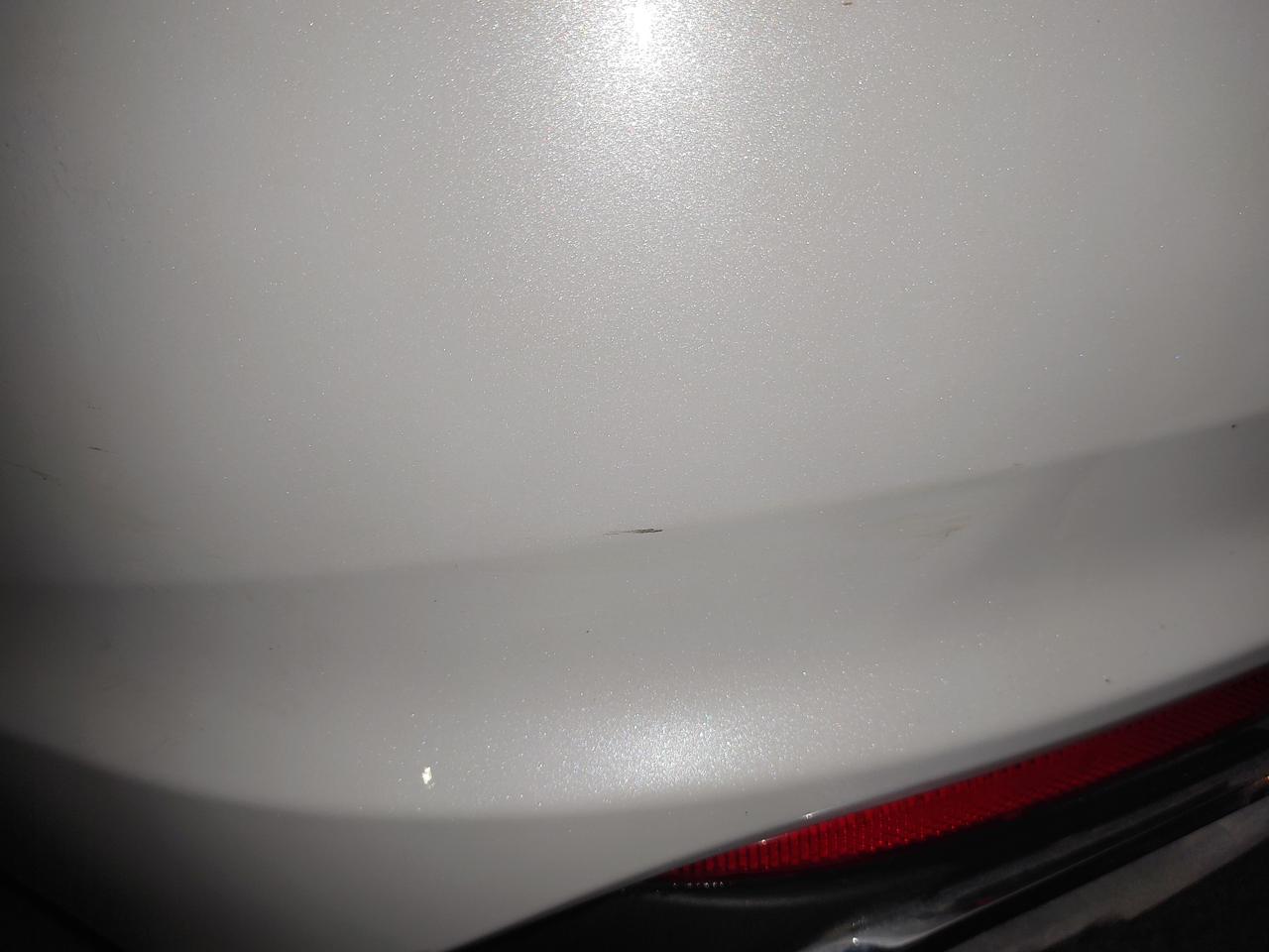 长安锐程CC 转弯时候蹭了一下。主要是这么个情况，左转两个车道，我是二车道，左侧一辆车，我转的时候急了一些，方向盘打的有