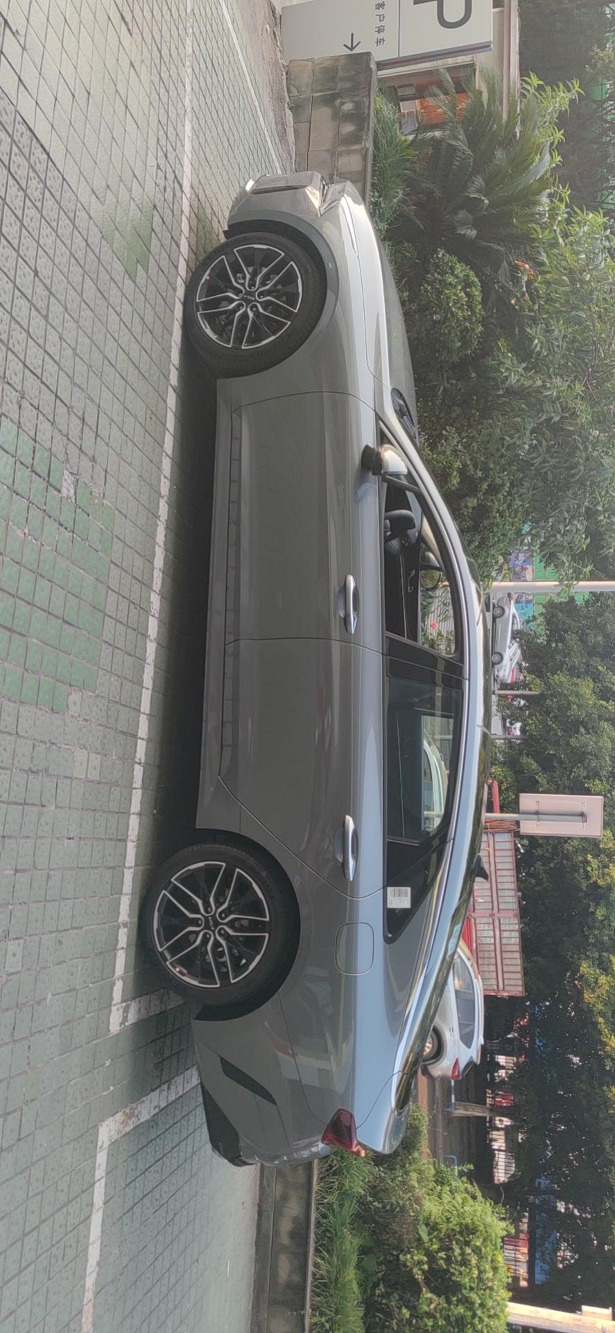 起亚K5顶配，迈锐宝xl顶配，蒙迪欧豪华，怎么选啊，哪个性价比更好，01的年轻人