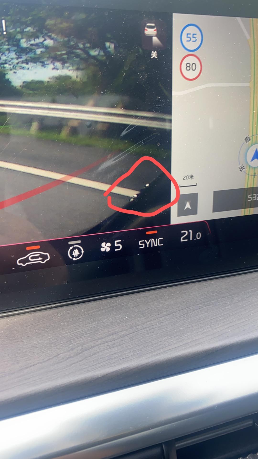 起亚K5 这是摄像头进水了还是什么情况，有车友遇到的吗