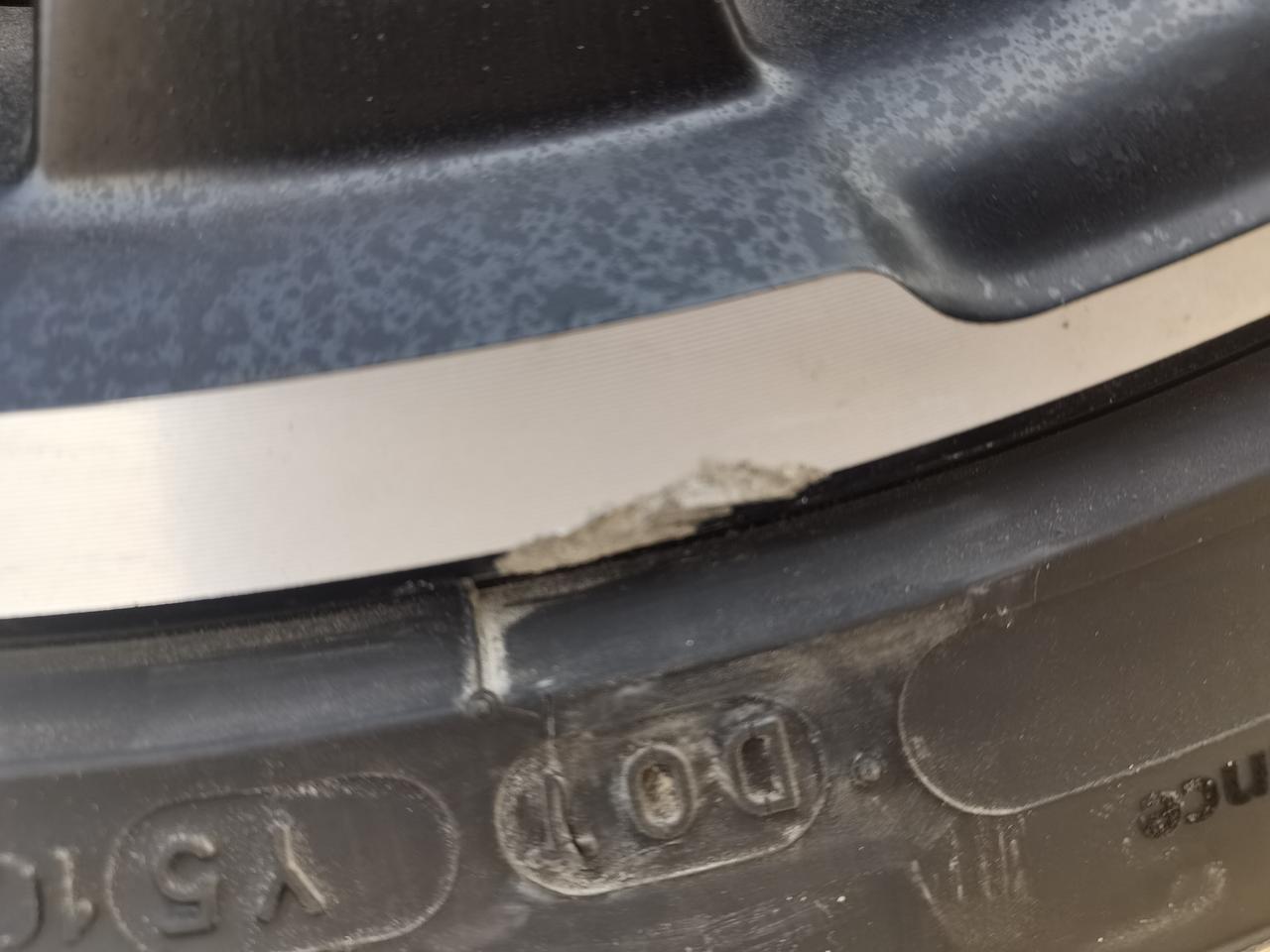 起亚K5 请问这个咋弄要不要走保险换轮毂，第一台车，还是咋弄？谢谢