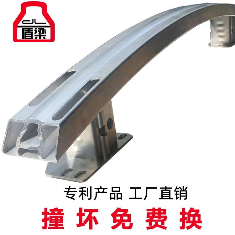 丰田亚洲狮 有狮友改后防撞梁的吗？之前看了别人的拆车视频，前后防撞梁不一样，前面铝合金，后面铁皮冲压的，薄的很，我已经买