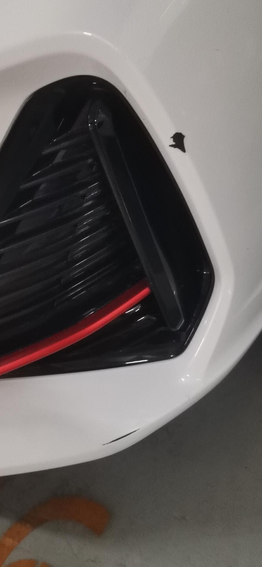 长安逸动 新车10天首伤，怎么处理呀，这是膜还是漆掉了