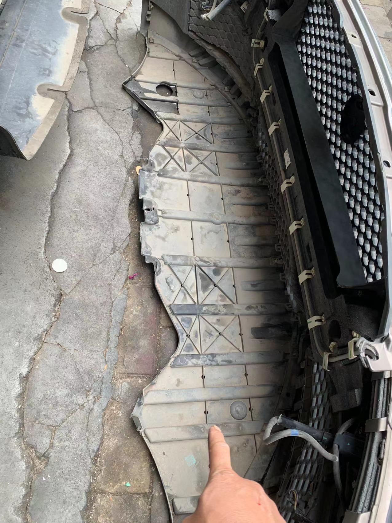 捷豹XFL 前保险杠和下护板原厂和品牌的区别大吗前保险杠和保险杠下护板坏了，汽修厂报价原厂的更换要6380，品牌的只要2