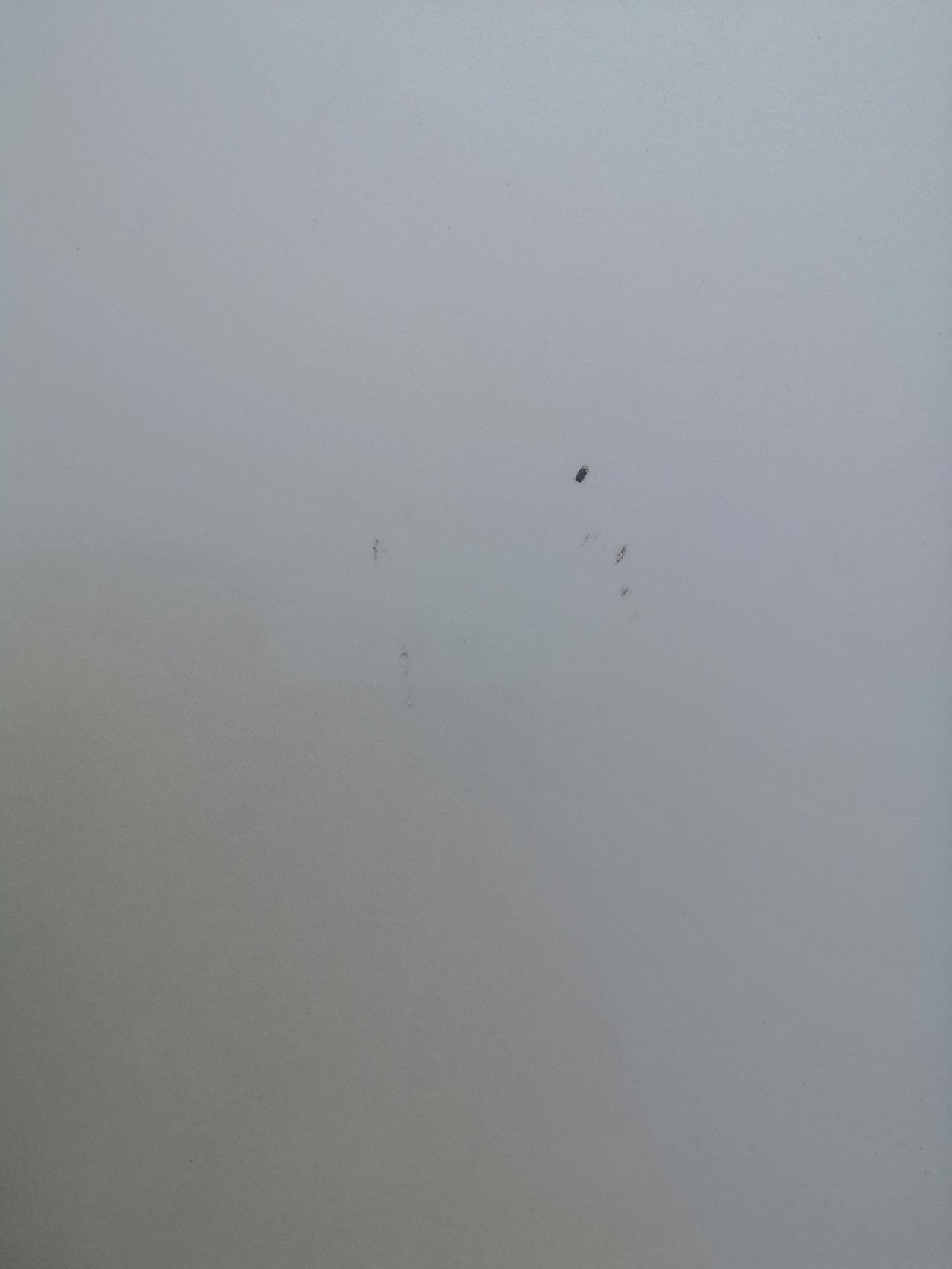 日产轩逸 被楼顶掉的石头把车砸了，补漆多少钱，怕生锈