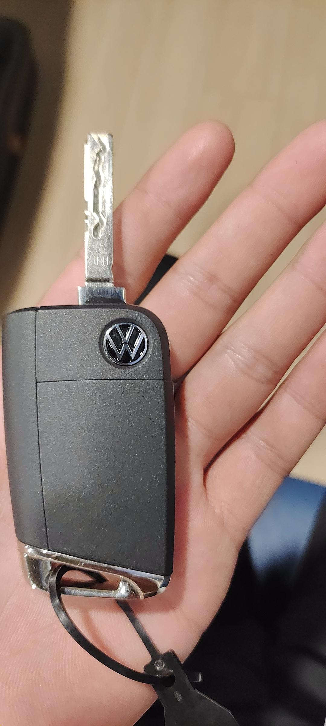 21款宝来，中控显示器怎么下载高德地图qq音乐之类的？手机上查看车辆状态是什么？小白刚买了车，不太懂，一会晚上吧车主信息