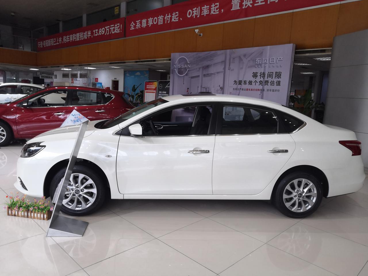 昨天交订金5000，合同约定8月8号提车，如果4s店没车算违约赔10000。打算4号去验车，突然想起车是2月份生产的（4
