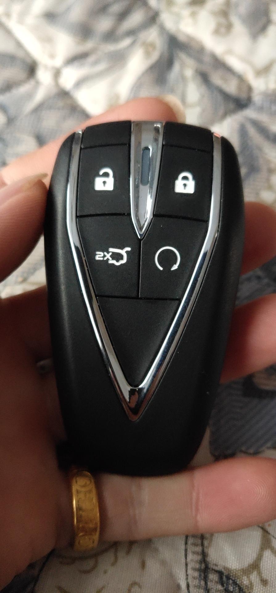 长安CS75 PLUS 长安cs75plus尊贵型，车钥匙     为什么车钥匙不能关闭后备箱，你打开不能关闭，是就这样