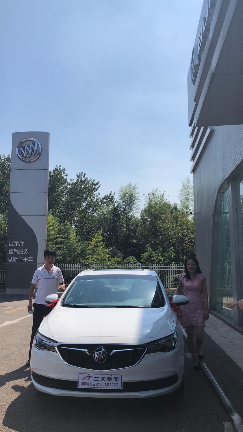 别克英朗 各位大佬 今天刚提车 看了下里面只有一个USB口 可以买什么东西来增加USB接口数量的嘛