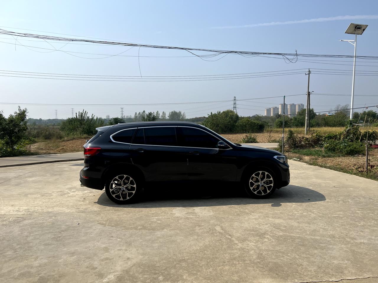 宝马X1 铁质们 四缸x1怎么感觉没有推背感呀 一丢丢都感觉不到地板油只能到一百二后面就要一点点升了而且当时试驾的时候发
