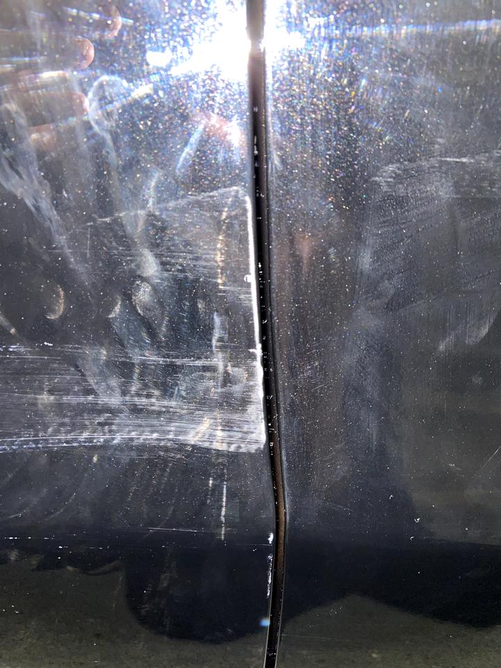 凯迪拉克XT4 后车门与前车门交界处被蹭 怎么修