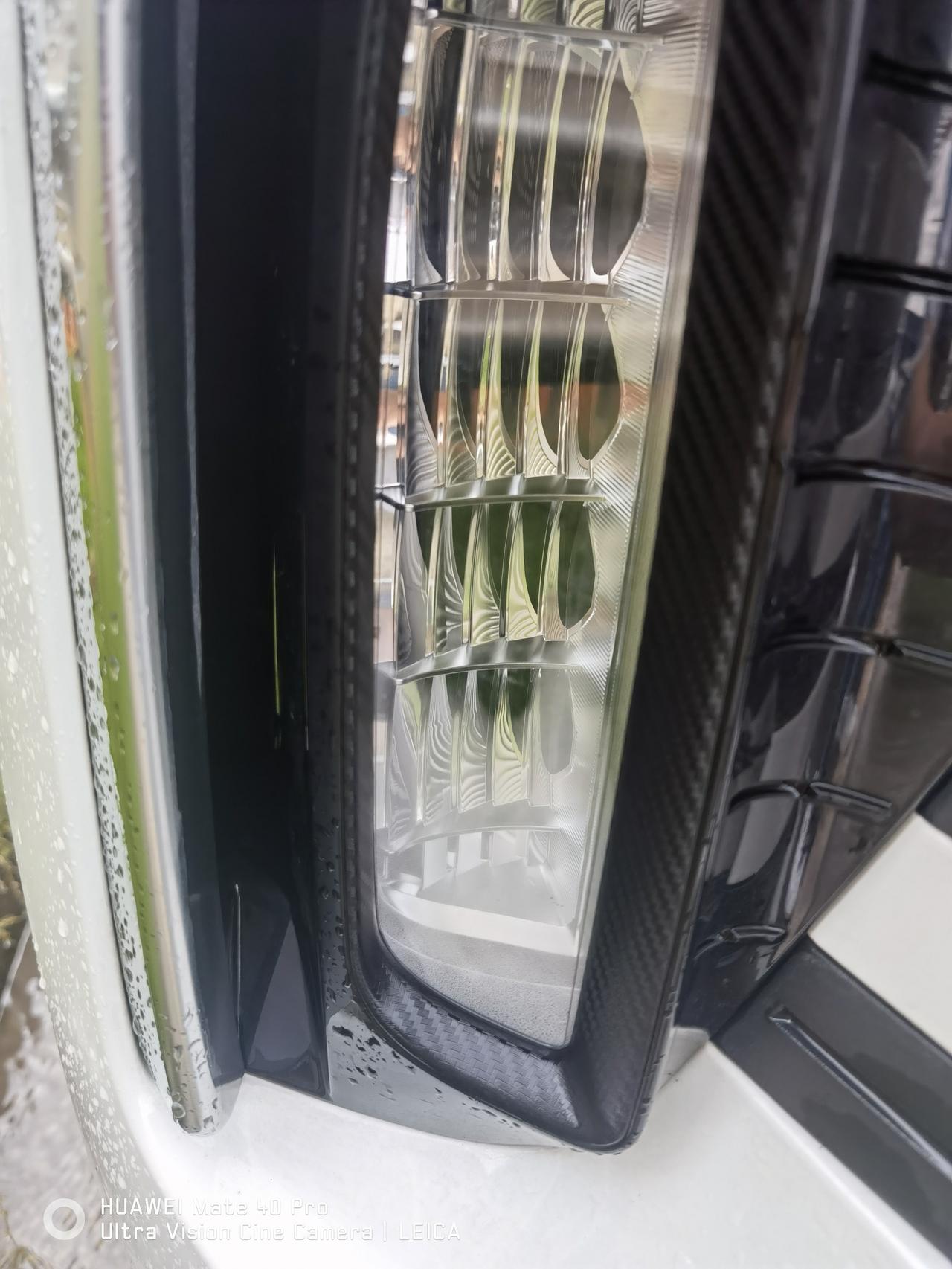 各位车友星途凌云的雾灯里边起雾有没有遇到过这种情况，这不正常吧