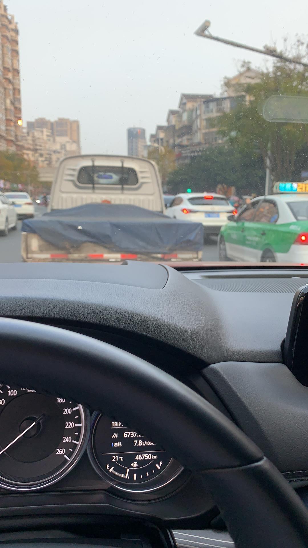 马自达CX-5 17款cx5次顶配有车友跑上20万公里吗，出现过什么问题没有，换过什么东西没有