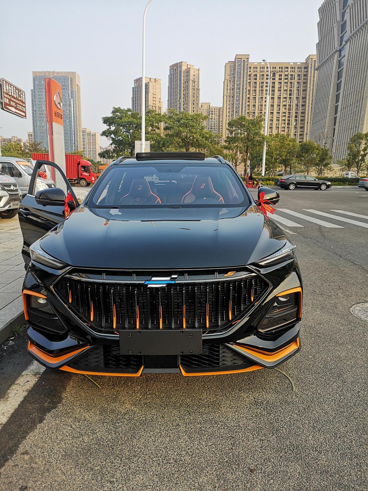 长安欧尚X5 黑色，和白色怎么选？个人很纠结