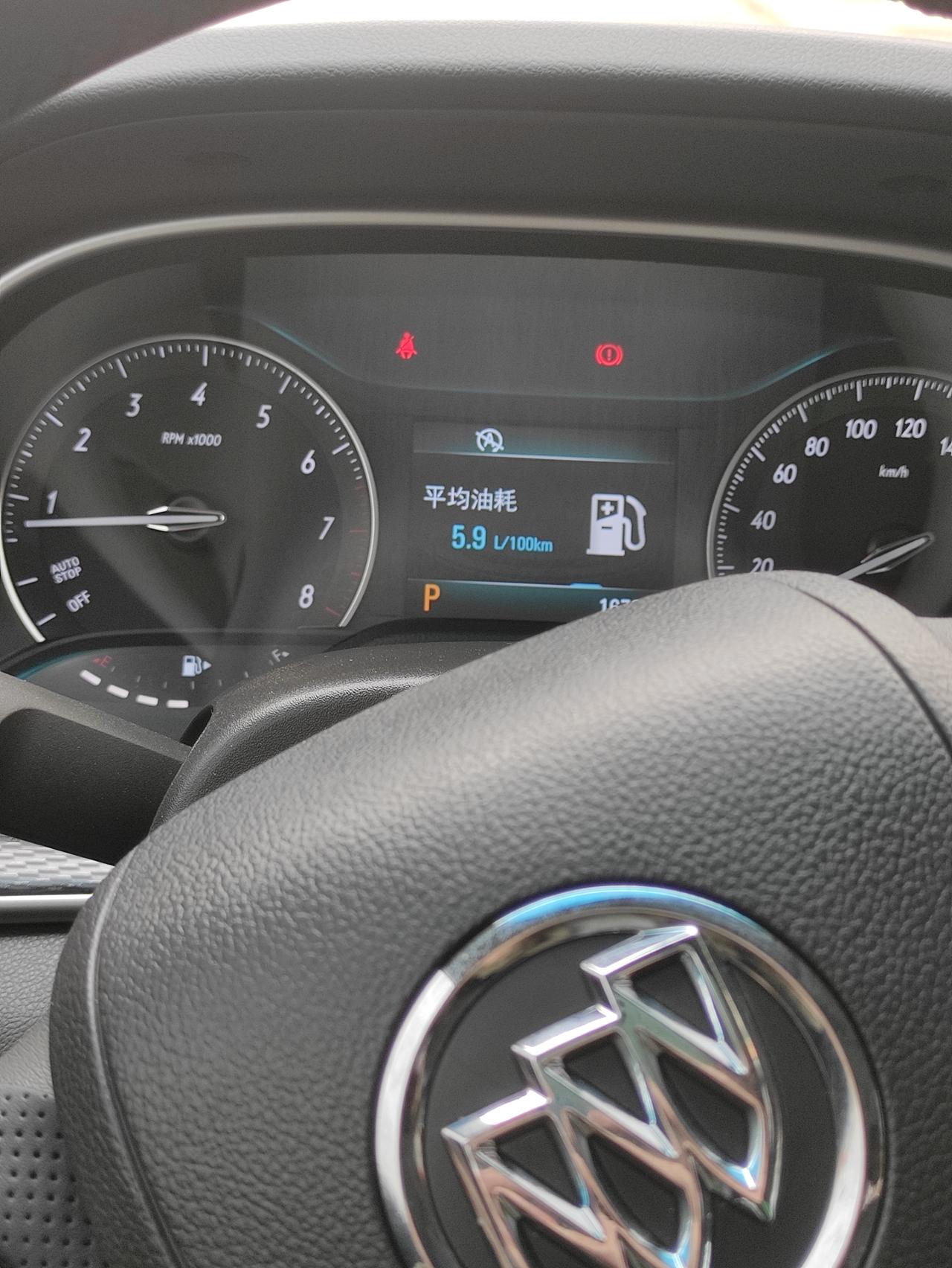 别克英朗 这个油耗正常吗，   新车 1600公里