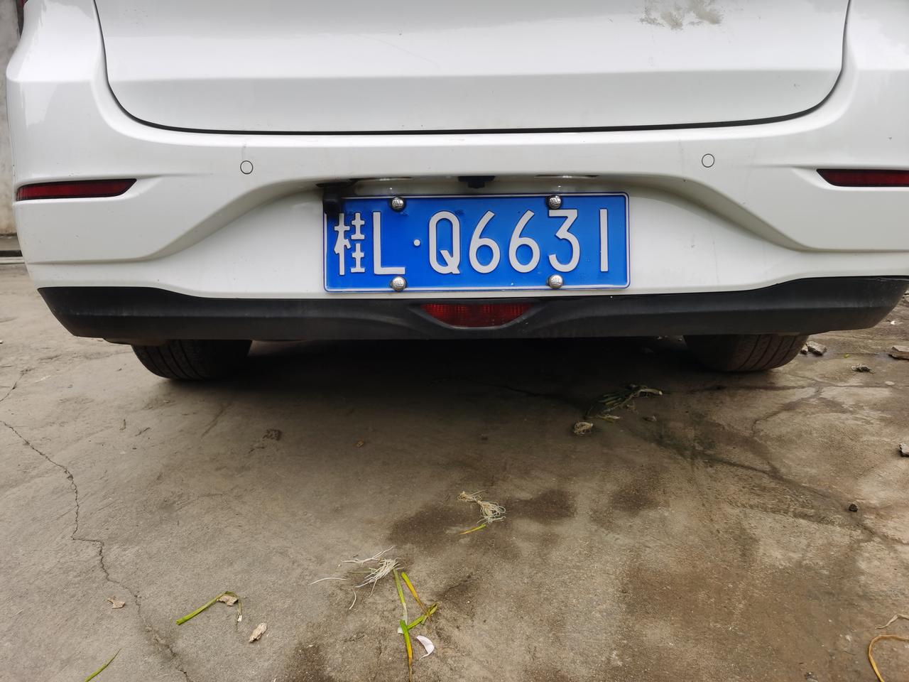 别克英朗 这三个灯怎么都不亮