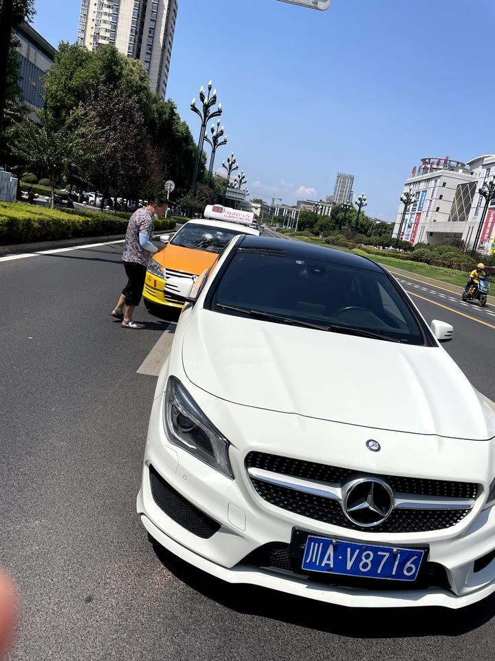 奔驰CLA 各位大佬，麻烦你们帮我看一下，我这个车是15款还是16款的
