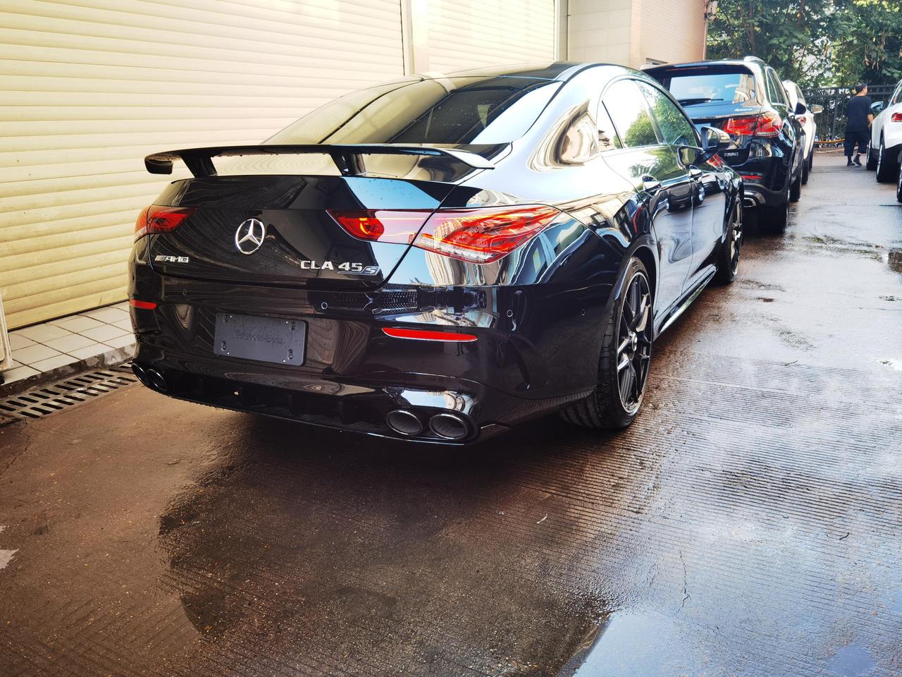 奔驰CLA AMG CLA45S，兄弟们，想改个排气，感觉原厂的还是不够好听，最好低沉一点的那种，原厂的得轰地板油才能出