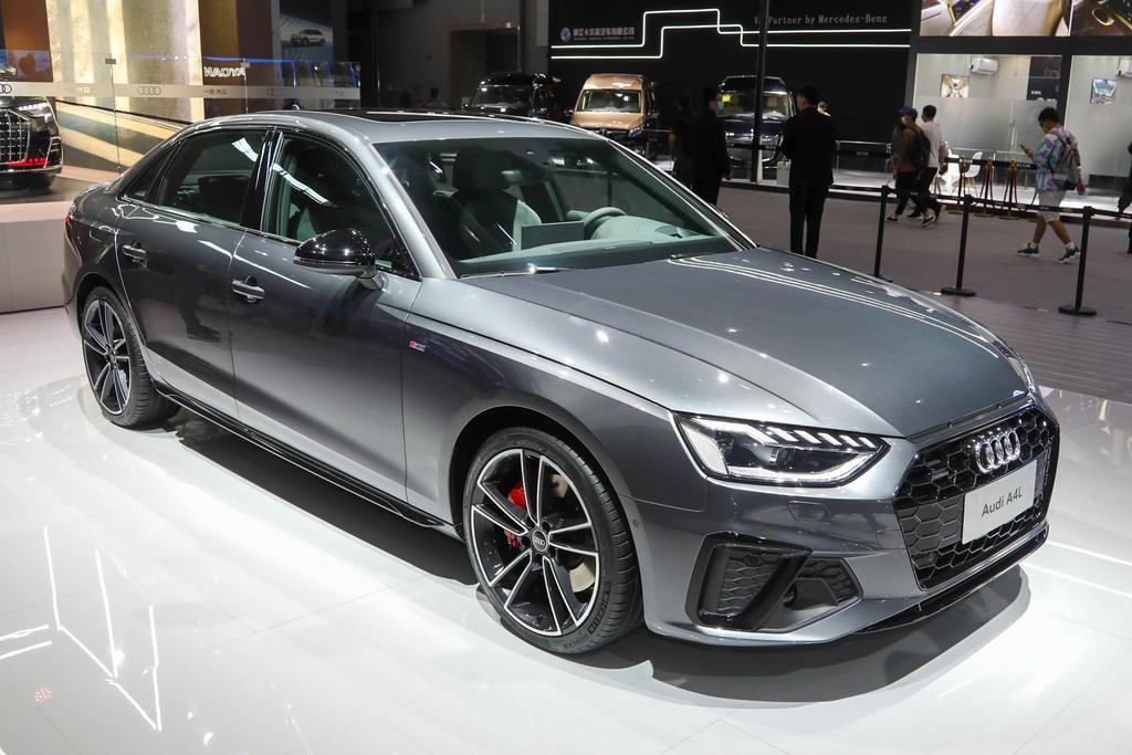 大家看看价格咋样？奥迪A4L 2022款 40TFSI时尚动感型，裸车25.5W，加了独立三区空调，落地29.2W（不含