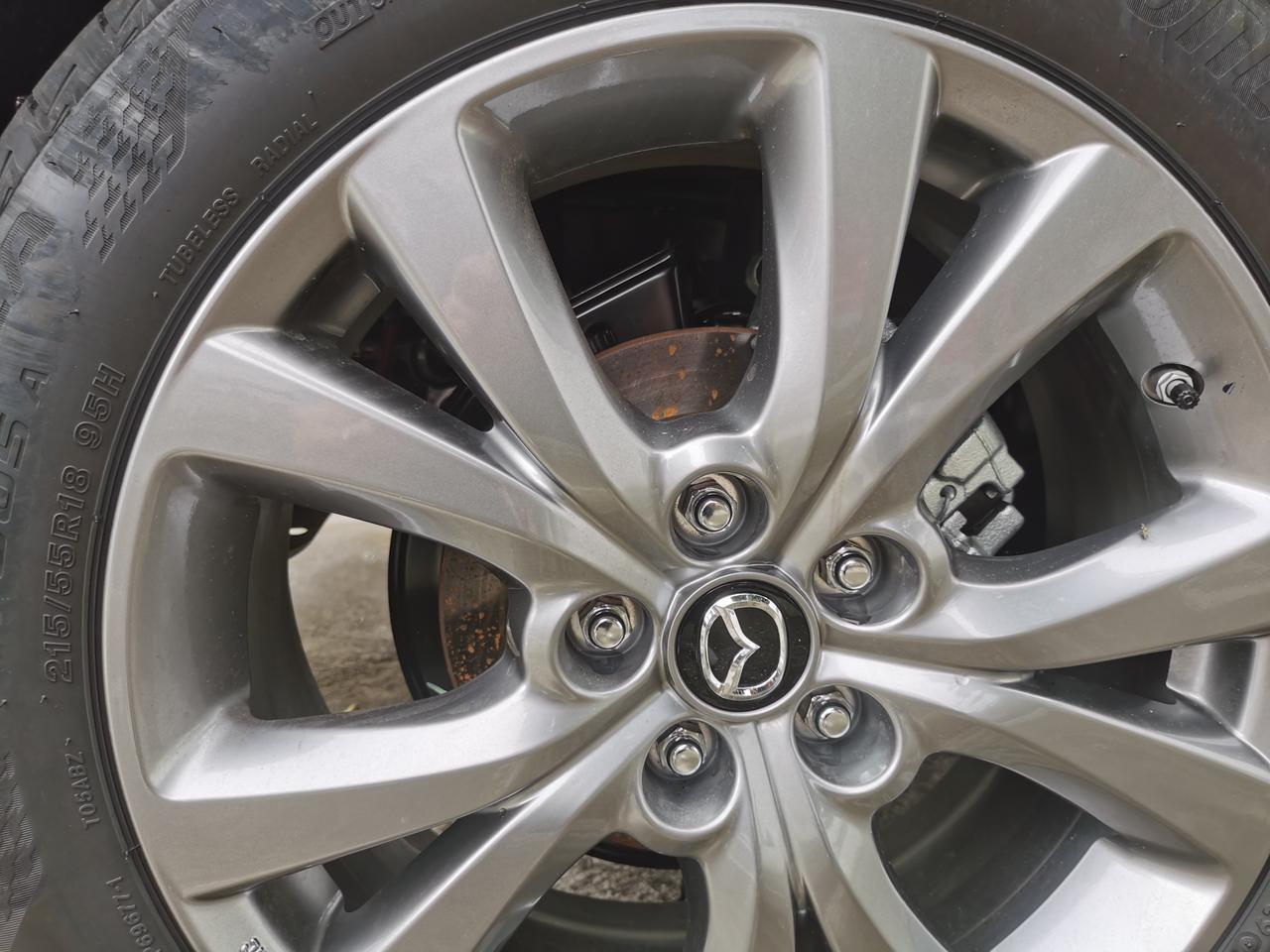 马自达CX-30 各位老司机我这个是生锈了呀…有影响吗，怎么处理？