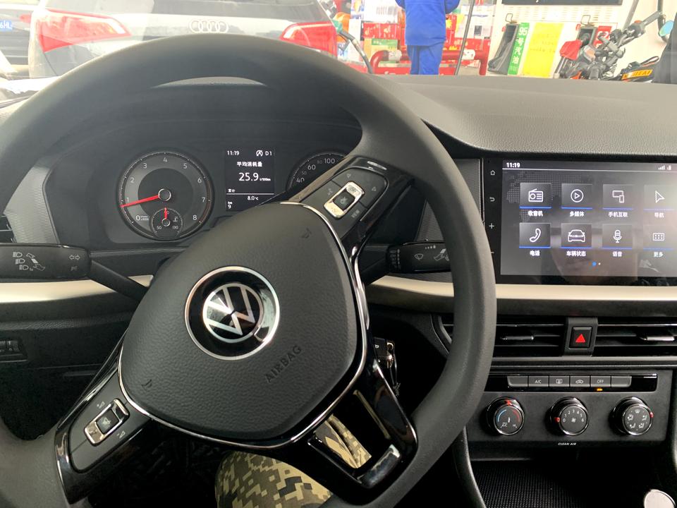今天刚刚提的大众朗逸22款风尚版 问一下各位大哥 怎么没有carplay  必须要下载驾驶伴侣才能连接 你们的都是这样子