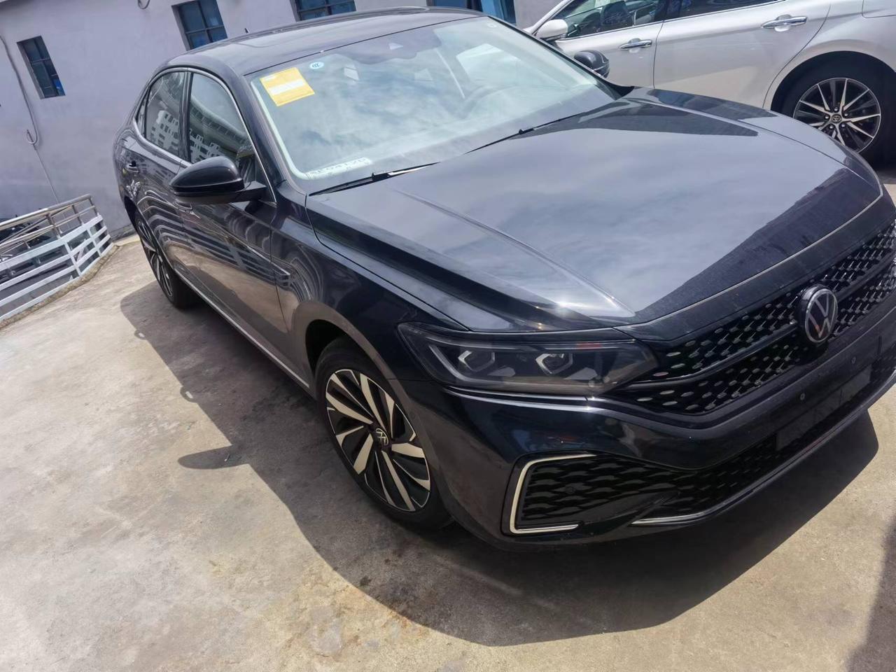 大众帕萨特 准新车，星空豪华，落地20.5W，500公里，贵不贵