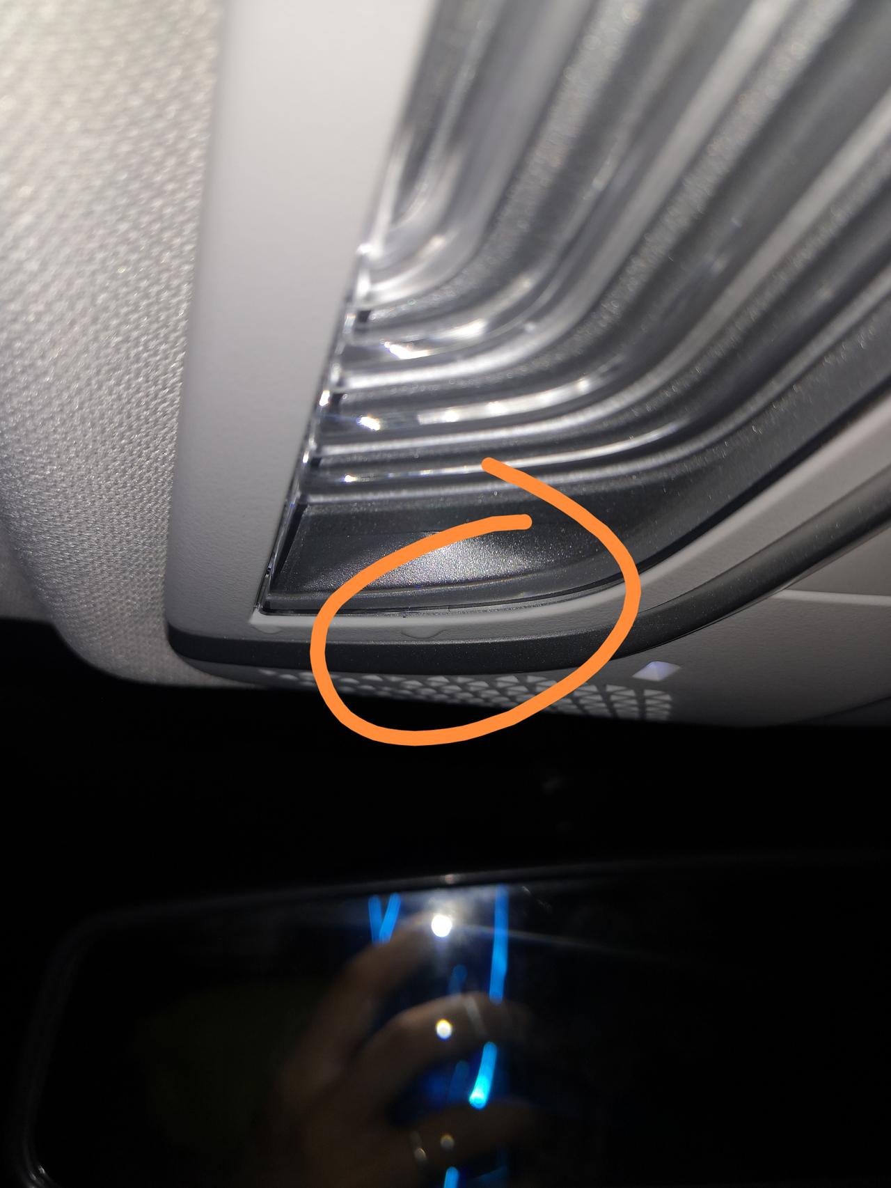 长安CS75 PLUS 9月9号，提的新车，今天下大雨，阅读灯那里漏水了～～4s让我去检查下。有没有什么好的解决方案。有
