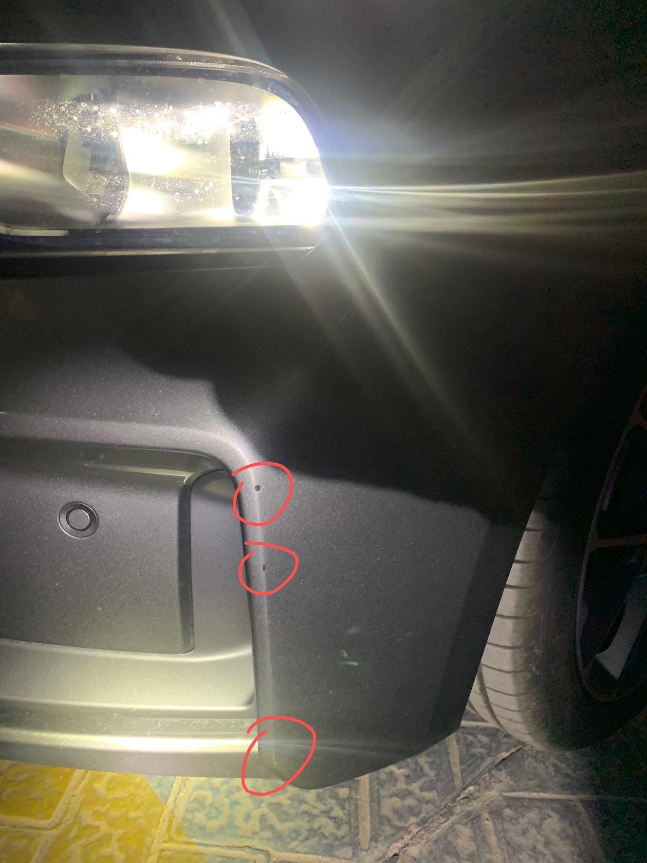 领克03 出单位门口，保安操作移动伸缩门失误，把我车夹了，现在掉漆了，要多少钱？ 怕他们说这么小，年轻人不要计较，买个补