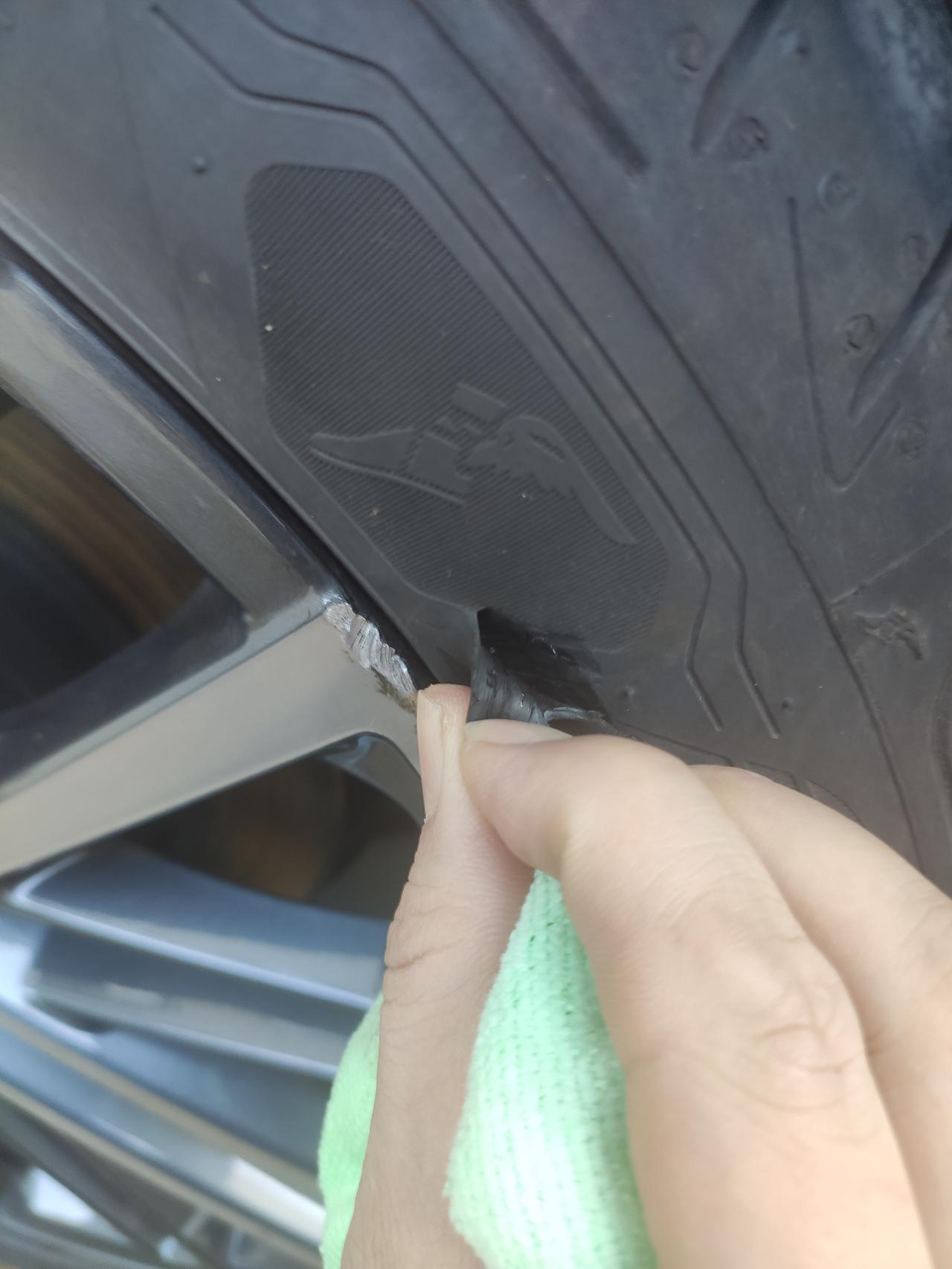 吉利星瑞 大家有换过轮胎吗？4S 店报价一天加工时费810  途虎养车700多一条，好贵