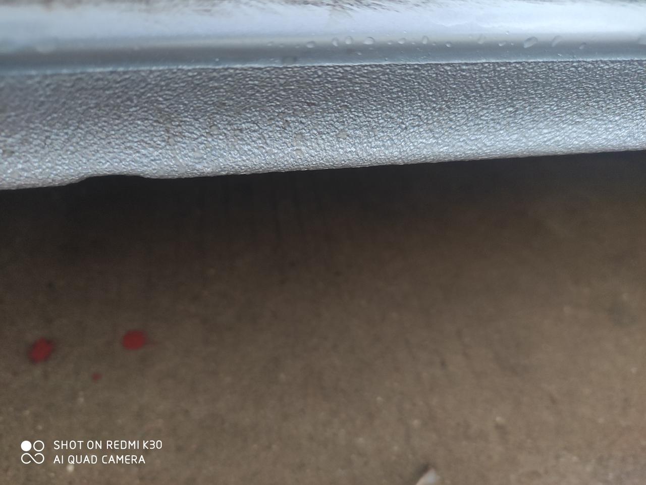 宝来车下面这些是故意做成的，还是新车贴上去的，用户提车后要揭掉