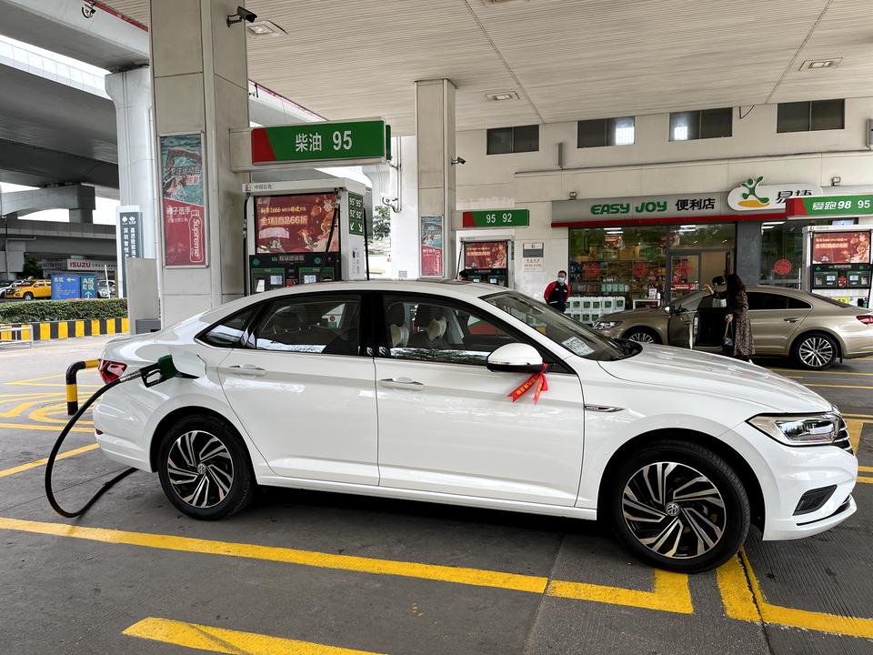 各位大佬，速腾超越版有没有方法改成无线carplay呀