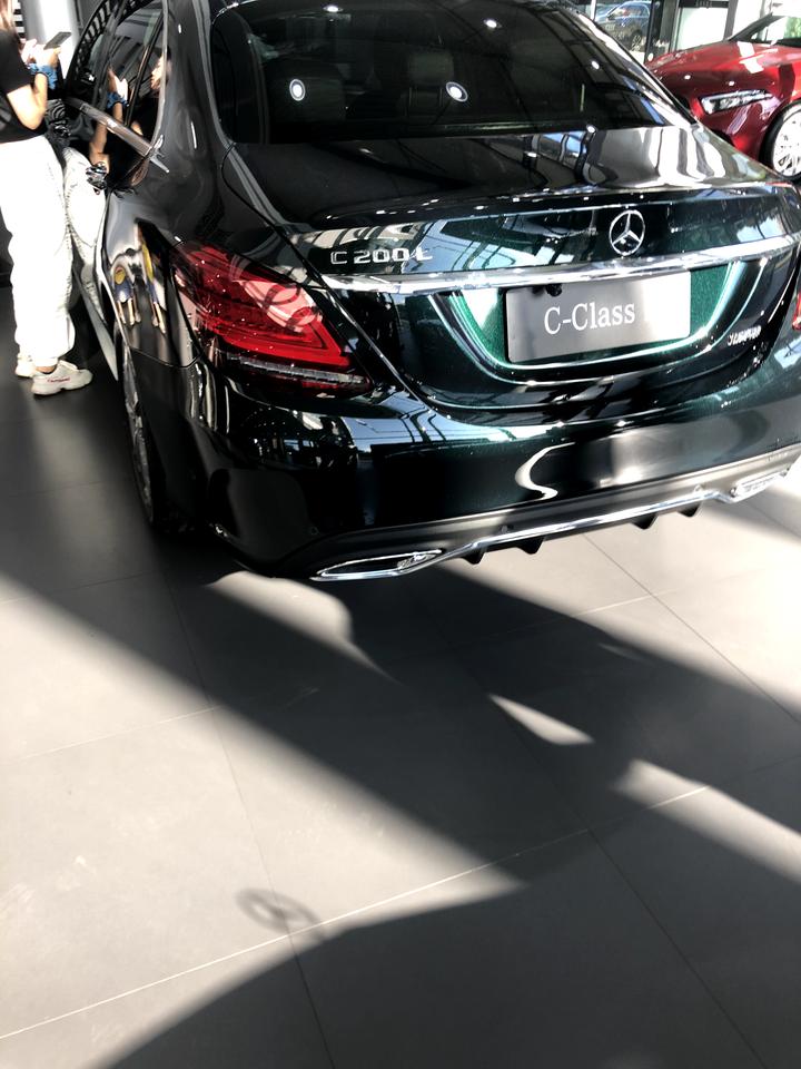 奔驰C级 坐标温州！祖母现车25.98，送两A保。选装7000无钥匙进入，3D360全景影像加3M贴膜。3000上牌费包