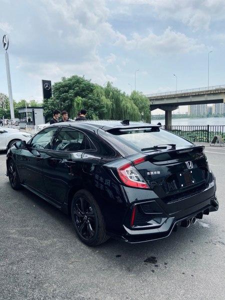 本田思域 各位车友，广东地区，两厢潮酷控，分期三年，多少落地合适啊？那个颜色好看点？