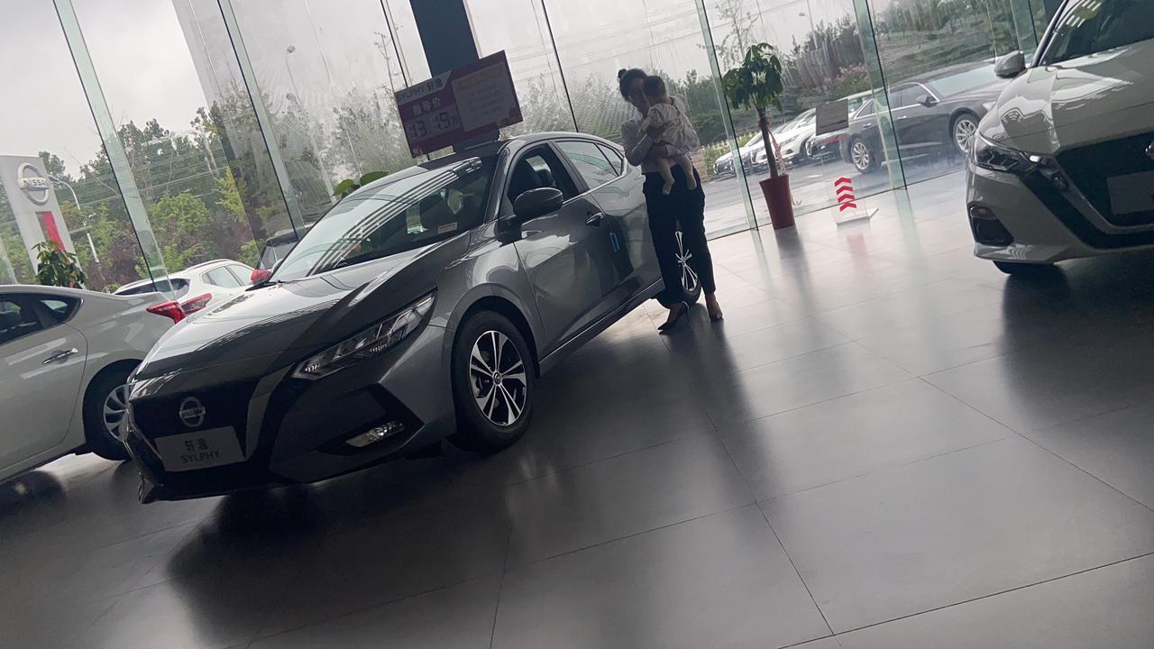 本人第一次买车，想买轩逸智享版，裸车12万上路142000各位老铁司机朋友，能不能买，能买我就提车了。