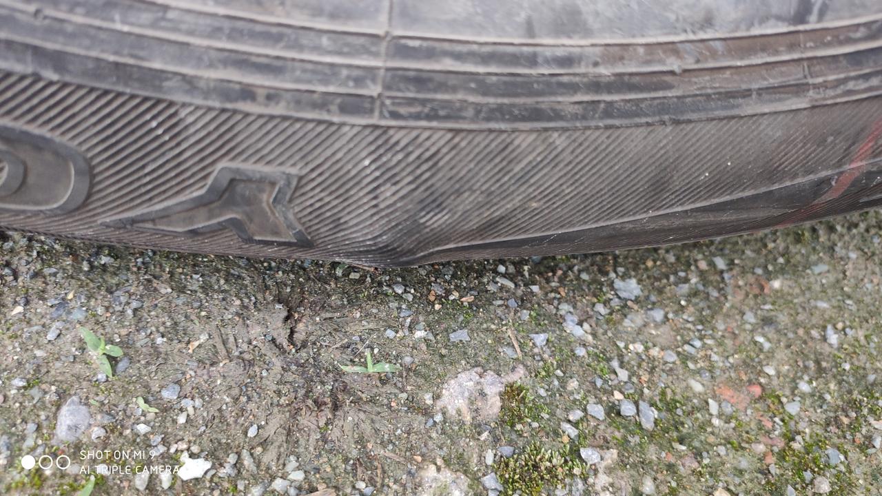 本田CR-V 这轮胎还能用吗？才13000公里。上高速有的阴影啊！这种不能修复的吧