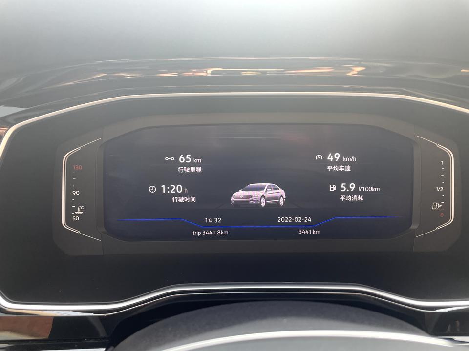 大众速腾 感觉仪表盘油耗显示不准，近两次的市区5.6L-5.9L大家都几个油？