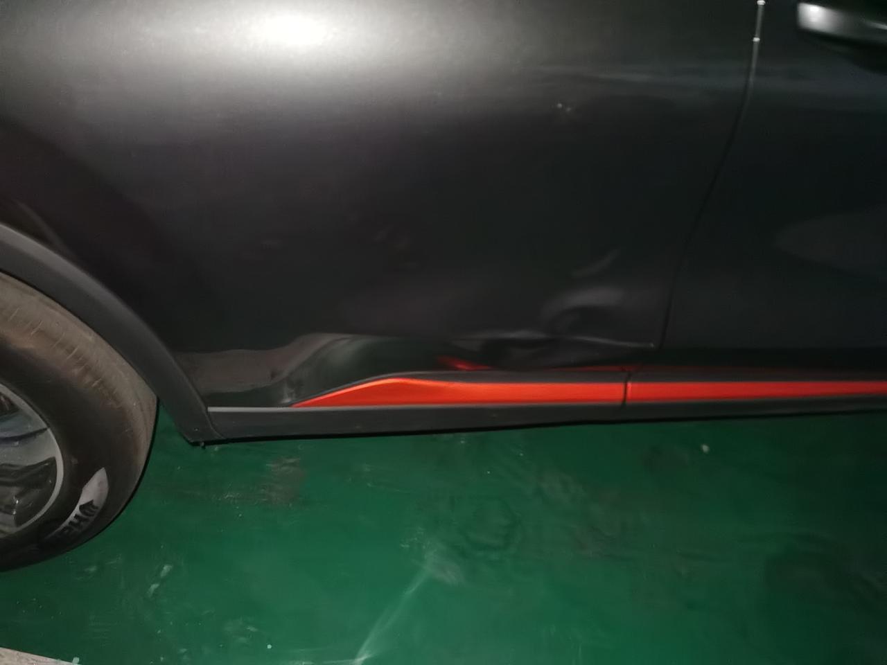 长安CS75 PLUS 各位大佬，后车门挤瘪一块，做一下钣金修复，大概要多少钱？